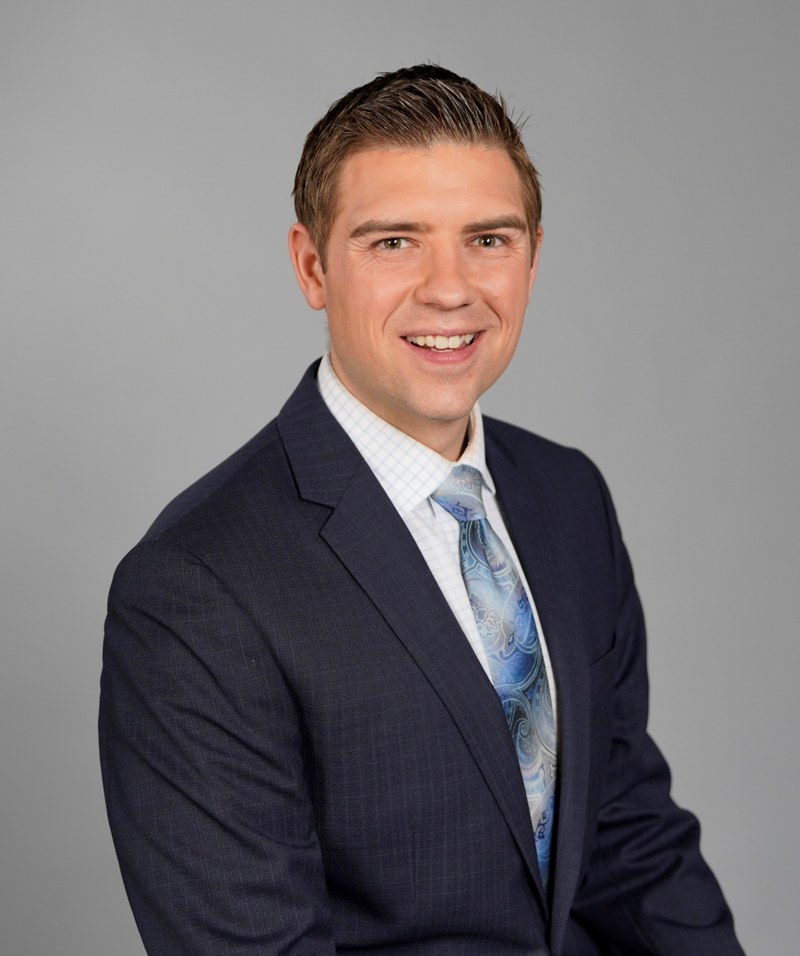 headshot Ross1 (1).jpg